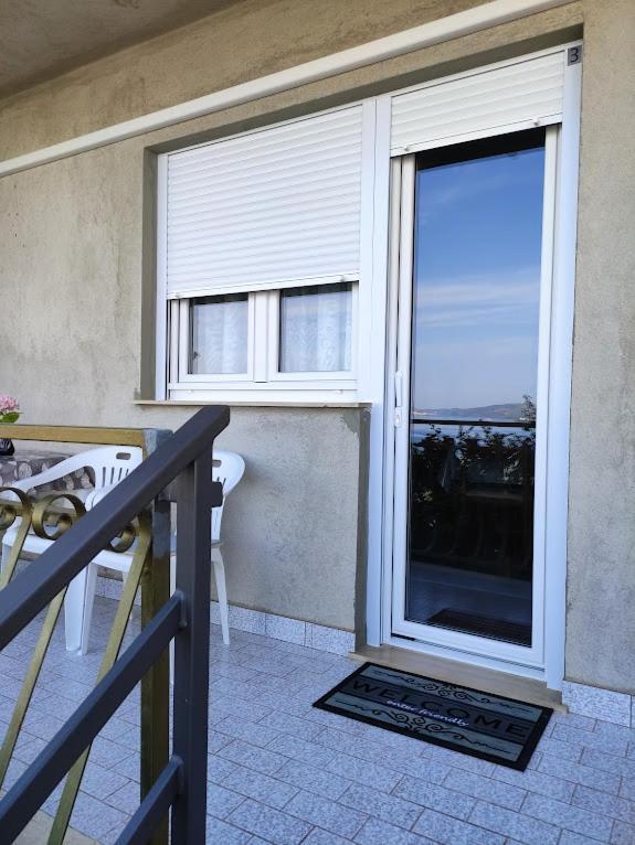 Apartmani Mila A1 & A2 & 3 Trogir Exterior photo