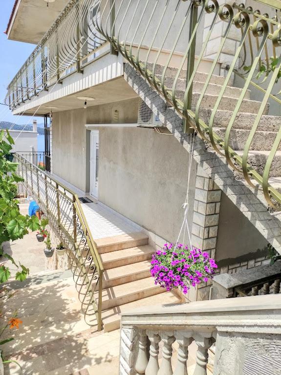Apartmani Mila A1 & A2 & 3 Trogir Exterior photo